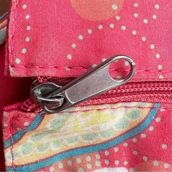 Emma & Chloe Paisley Floral Quilted Tote - Picture 6 of 12